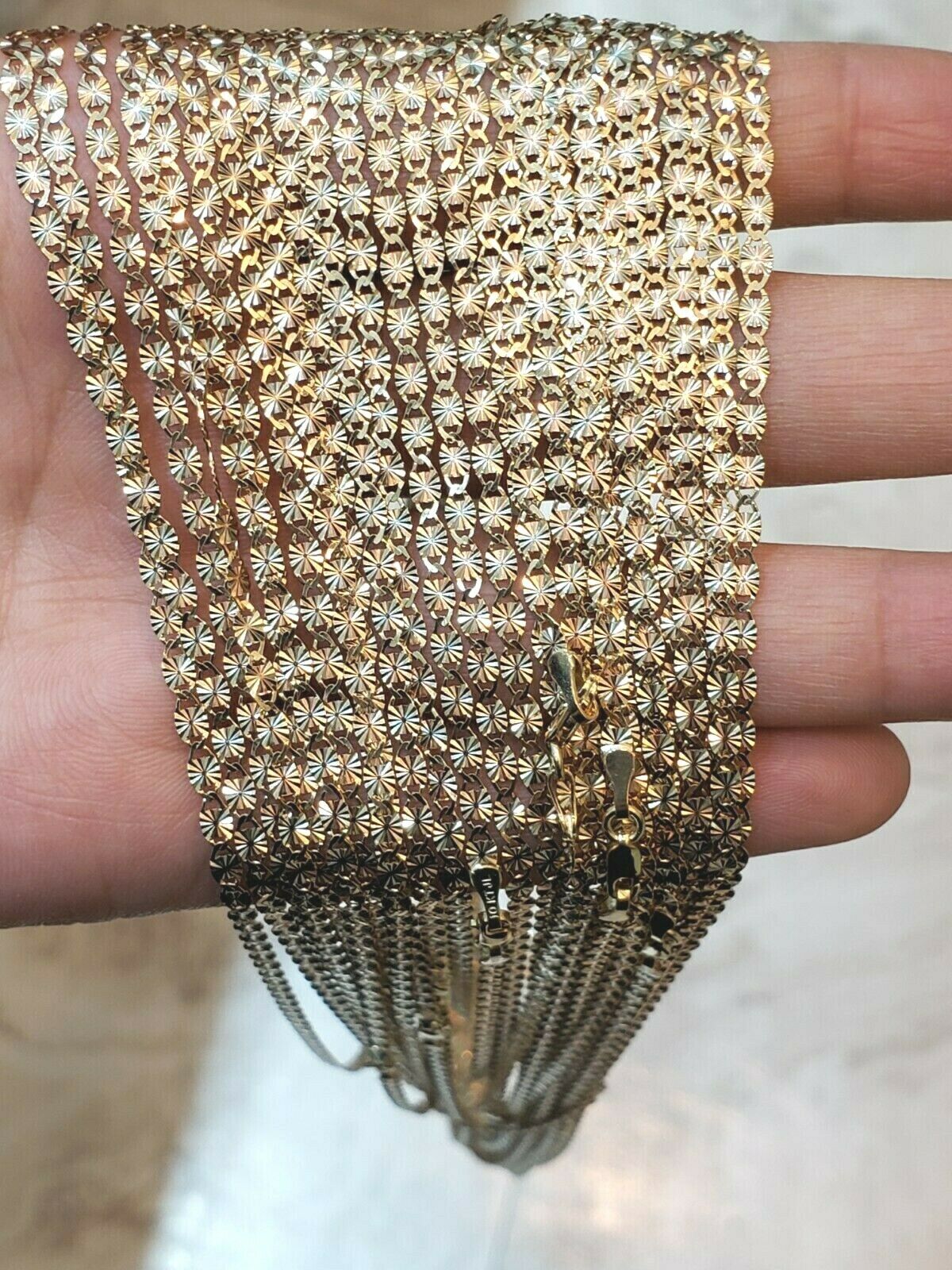 10k Gold Ladies Necklace 18